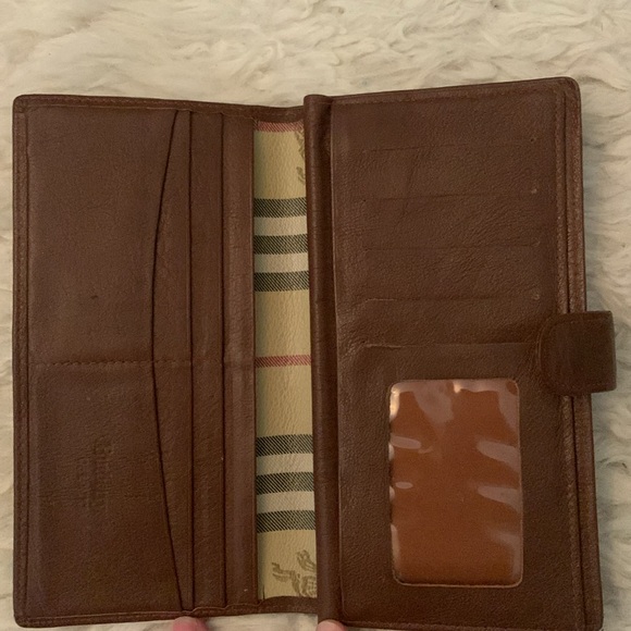 Burberry Wallet - Picture 4 of 6